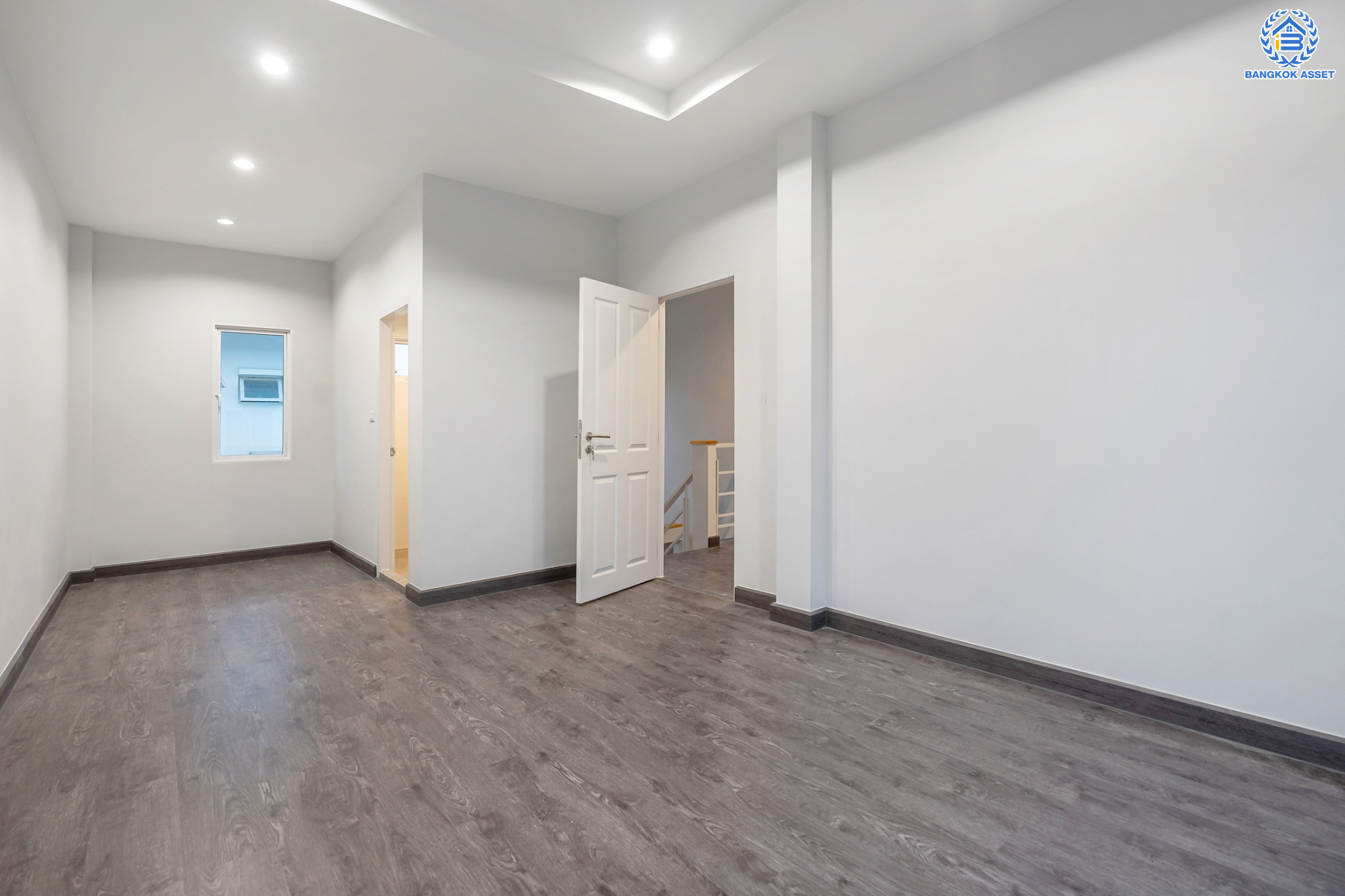 บ้านแฝดมือสองนนทบุรี ม.เดอะคลัสเตอร์วิลล์4 ราชพฤกษ์-สิรินธร เนื้อที่ 40.5 ตร.ว. ฟังก์ชันระดับบ้านเดี่ยว 3 ห้องนอน 3 ห้องน้ำ จอดรถได้ 2 คัน พร้อมพื้นที่ใช้สอย 150 ตร.ม. Facilitie ครบครัน การเดินทางสะดวก ใกล้วงเวียนพระรามห้า, The Walk และจุดขึ้นทางด่วน "ศรีรัช"...